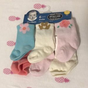Gerber 3-6M socks NIB